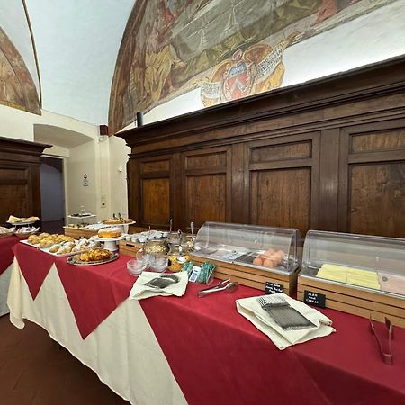 Monastero Ss. Annunziata Hotel Todi Eksteriør billede The buffet at the 2019 edition of the festival