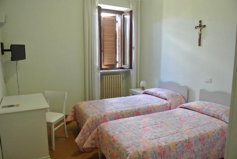 Monastero Ss. Annunziata Hotel Todi Eksteriør billede A room in the monastery