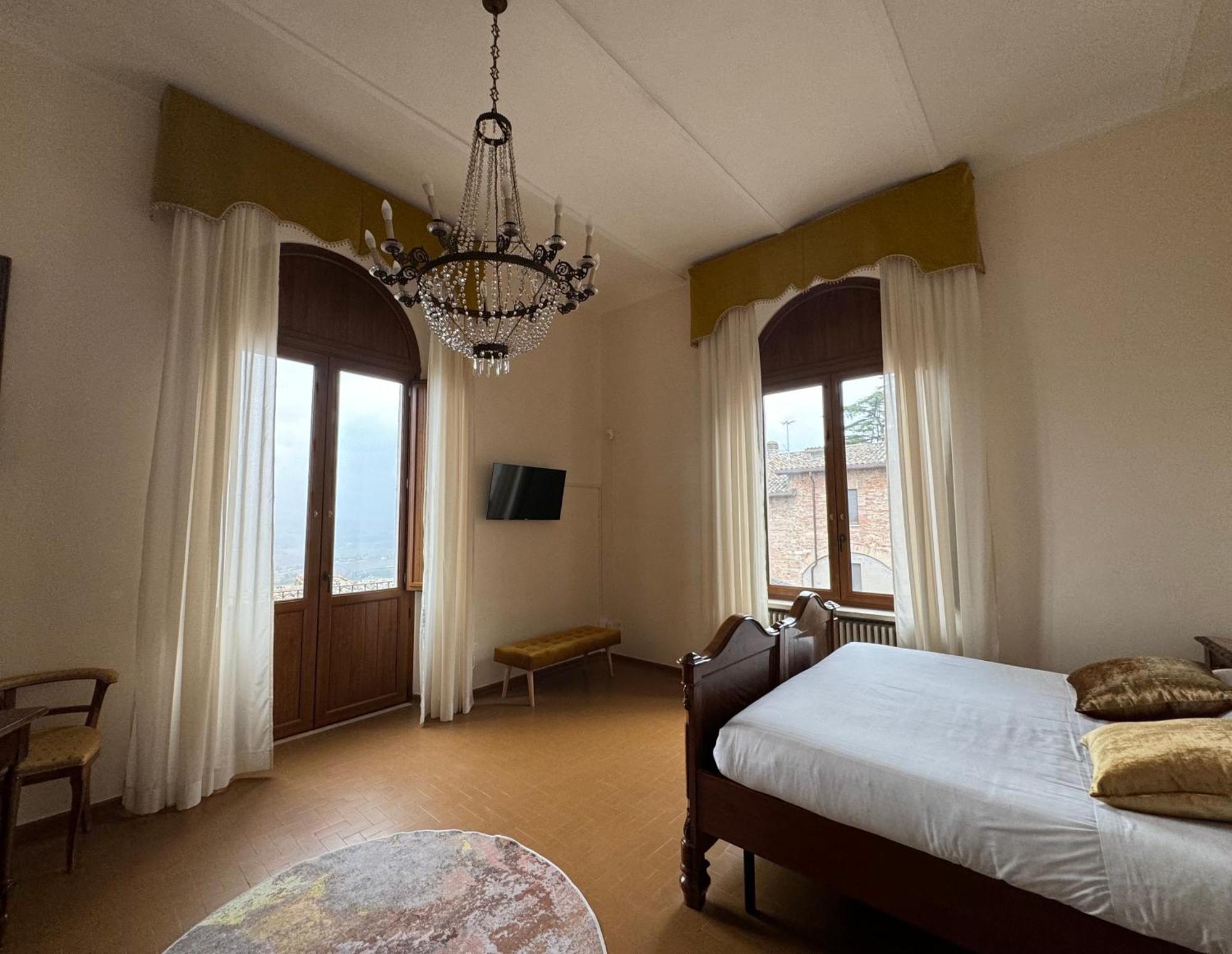 Monastero Ss. Annunziata Hotel Todi Eksteriør billede A room at the hotel