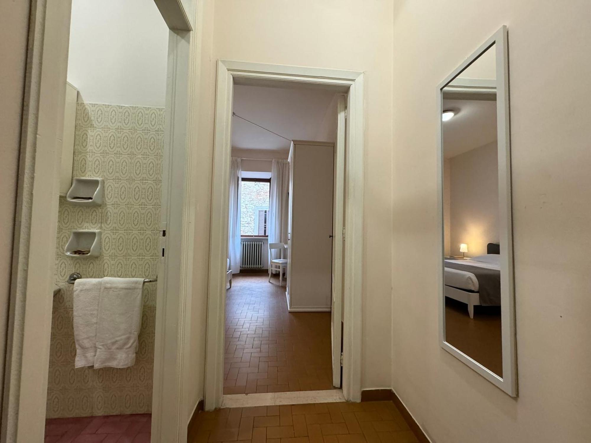 Monastero Ss. Annunziata Hotel Todi Eksteriør billede A typical room at the hotel