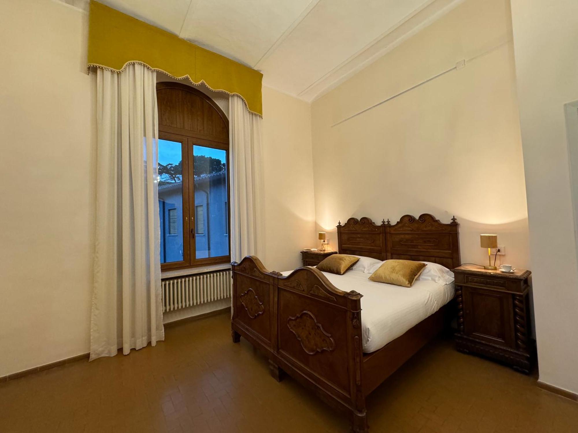 Monastero Ss. Annunziata Hotel Todi Eksteriør billede A room at the hotel